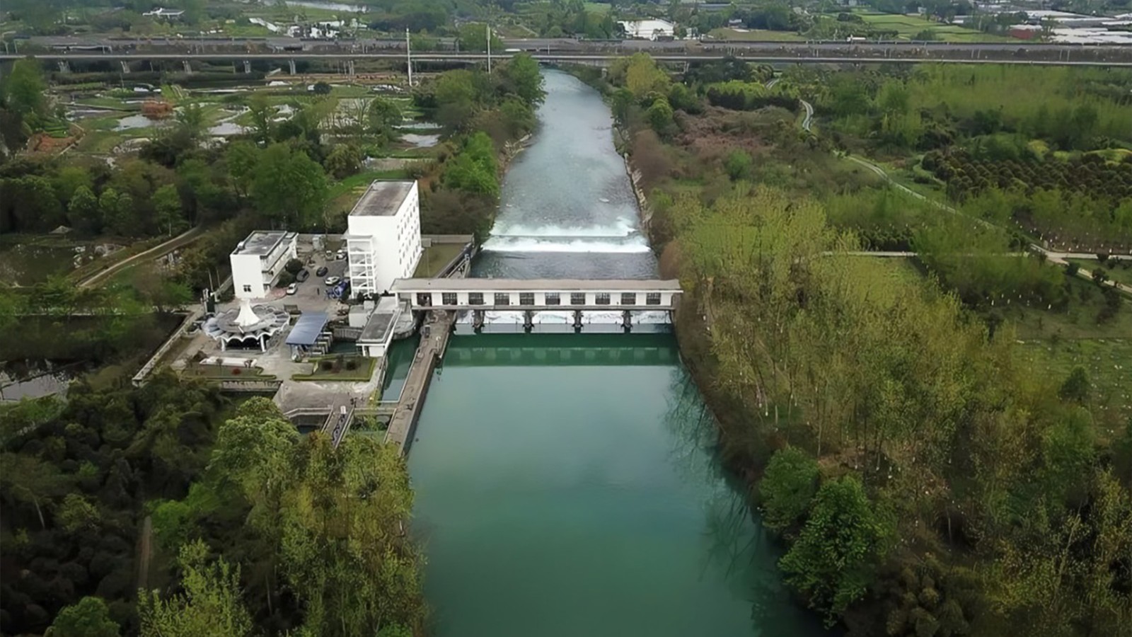 多功能水泵控制閥：集閘閥、逆止閥與水錘消除器于一體的創(chuàng)新閥門